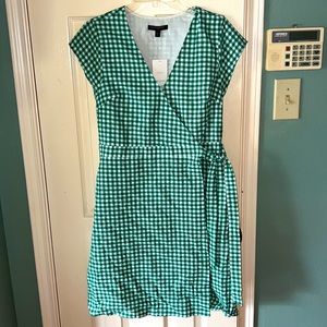 New BR wrap dress size 6
